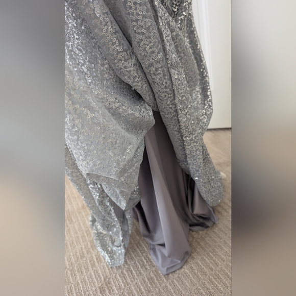 NWT Morilee Madeline Gardner Silver Sequin Gown Size 10 - Picture 15 of 16